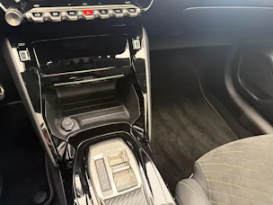 PEUGEOT 208 1.2 Hybrid 145 GT