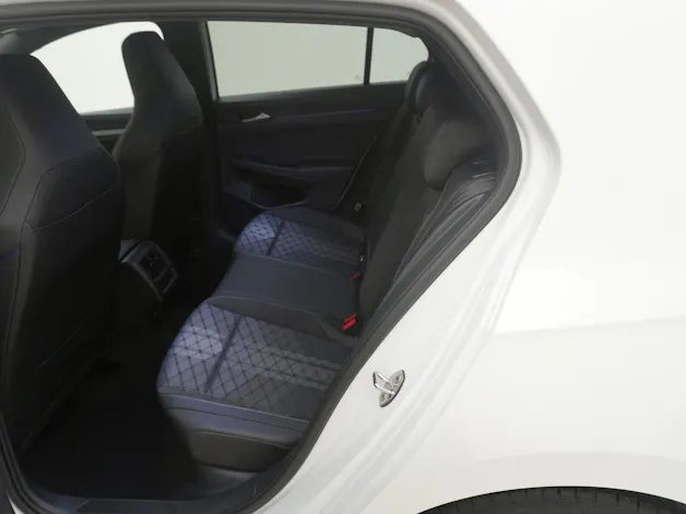 VW Golf VIII 1.5 eTSI R-Line DSG