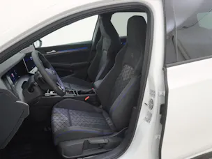 VW Golf VIII 1.5 eTSI R-Line DSG