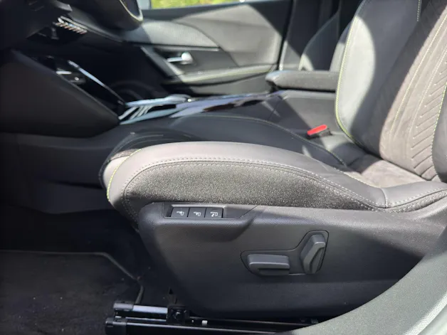 Peugeot 2008 1.5 BlueHDi GT EAT8