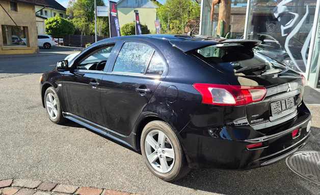 Mitsubishi Lancer 1.8 Intense