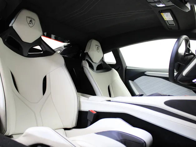 Lamborghini Revuelto HPEV