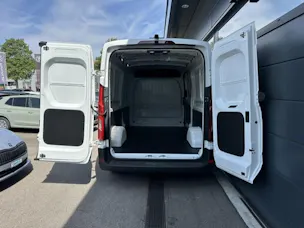 MAXUS Deliver 9