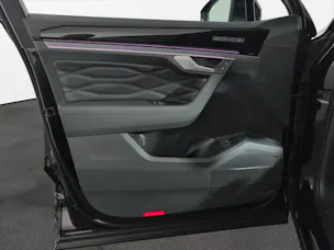 VW Touareg R United 4M 467 PS