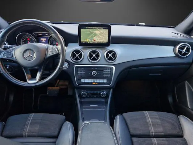 Mercedes-Benz GLA 200 Night Star