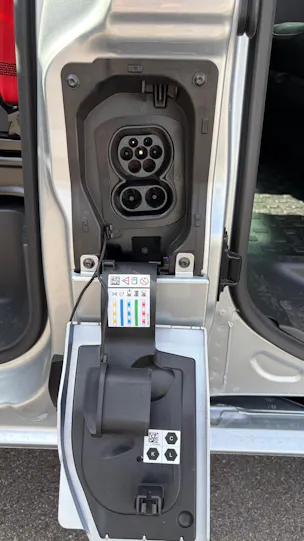 Renault E-Tech Trafic CrewVan 6 Plätze