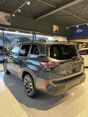 Subaru Forester Station 2.0i e-Boxer Swiss Plus