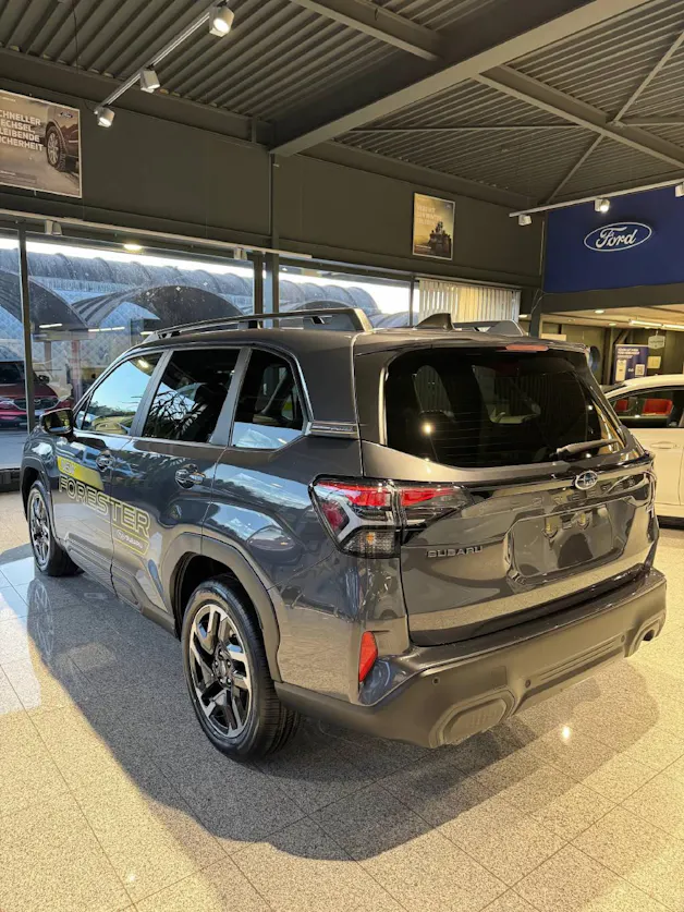 Subaru Forester Station 2.0i e-Boxer Swiss Plus
