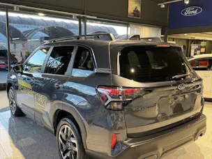 Subaru Forester Station 2.0i e-Boxer Swiss Plus