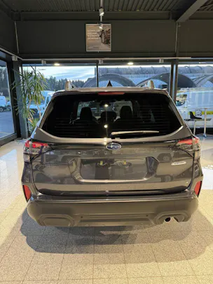 Subaru Forester Station 2.0i e-Boxer Swiss Plus