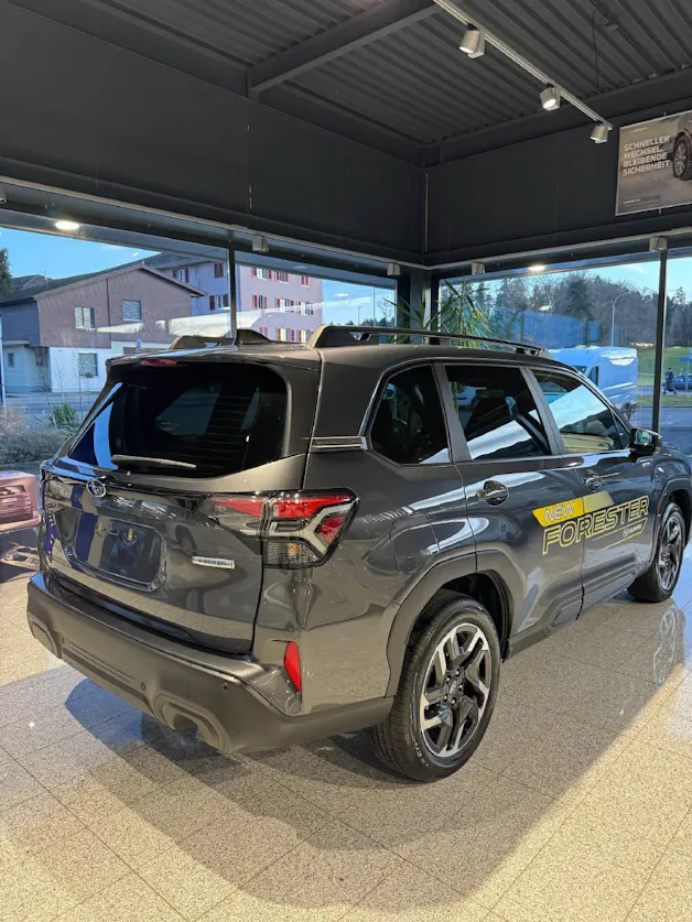 Subaru Forester Station 2.0i e-Boxer Swiss Plus