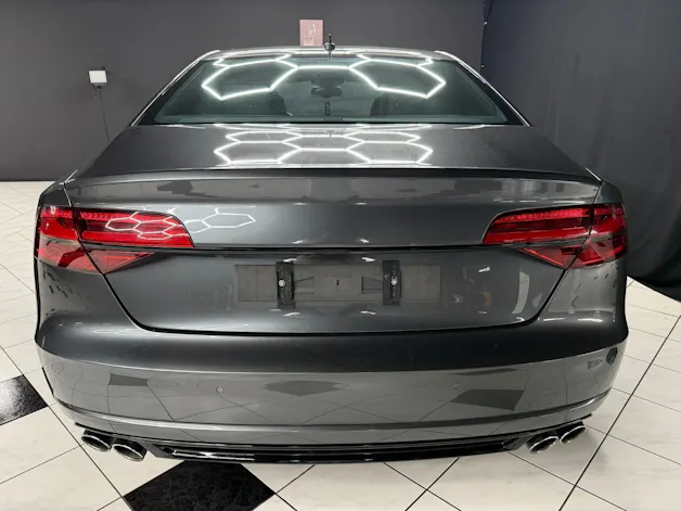 Audi S8 4.0 TFSI V8 quattro tiptronic