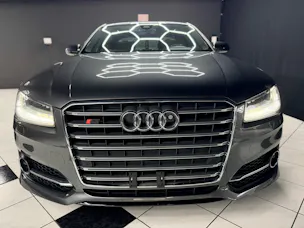 Audi S8 4.0 TFSI V8 quattro tiptronic
