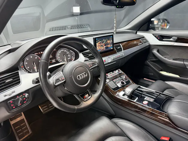 Audi S8 4.0 TFSI V8 quattro tiptronic