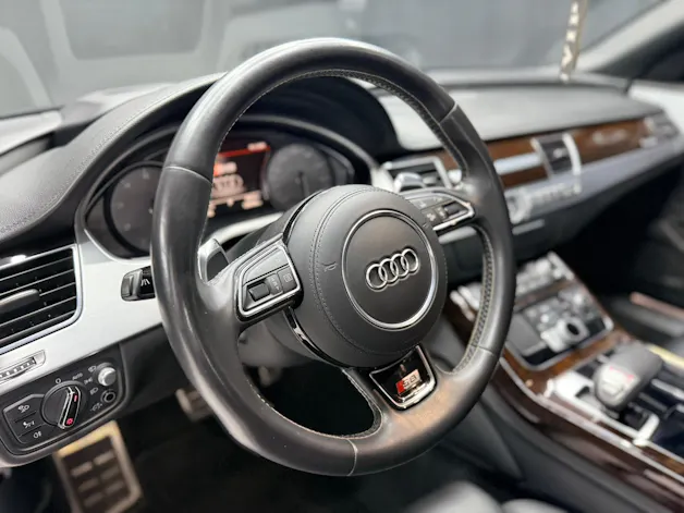 Audi S8 4.0 TFSI V8 quattro tiptronic