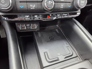 DODGE Durango 5.7 4x4 R/T 365PS / 7-Plätzer 3.5 T AHK