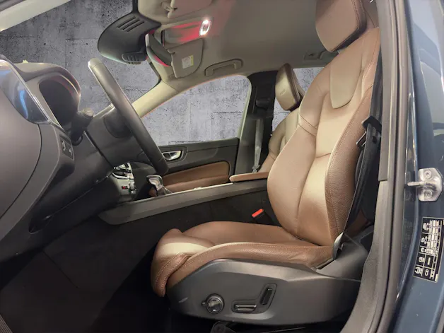 Volvo XC60 B4 Diesel Mild Hybrid AWD Inscription Geartronic