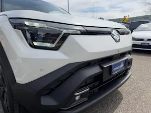 Suzuki e-Vitara 61kWh Sakura Top 4x4
