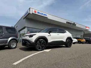 Suzuki e-Vitara 61kWh Sakura Top 4x4