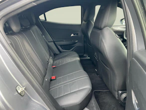 https://vehicle.imgix.net/4279914/e106d350-c69c-42a4-bc5a-72ca1e0c1a30.jpg