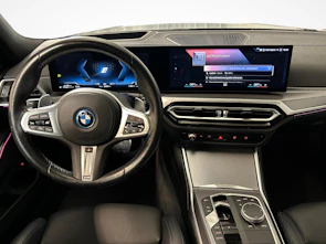 Fahrzeugbild BMW 330e xDrive Touring