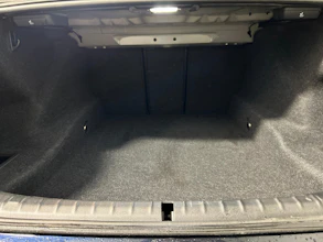 https://vehicle.imgix.net/4280033/db3ec826-70ed-46ec-a175-b1301d660f3b.jpg