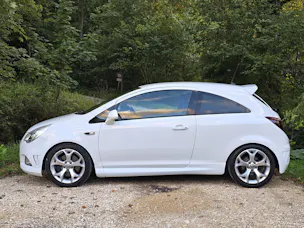 OPEL Corsa 1.6 T OPC