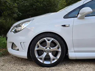 OPEL Corsa 1.6 T OPC