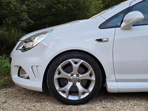OPEL Corsa 1.6 T OPC
