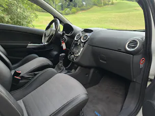 OPEL Corsa 1.6 T OPC