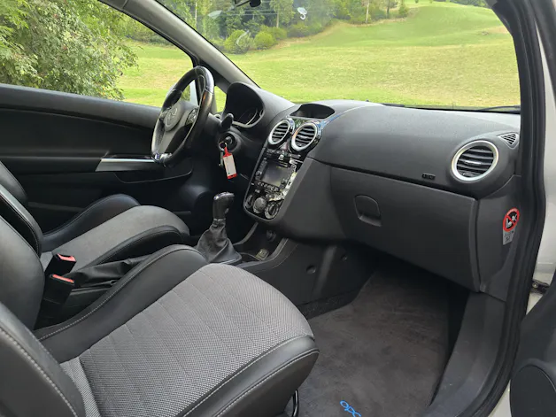 OPEL Corsa 1.6 T OPC