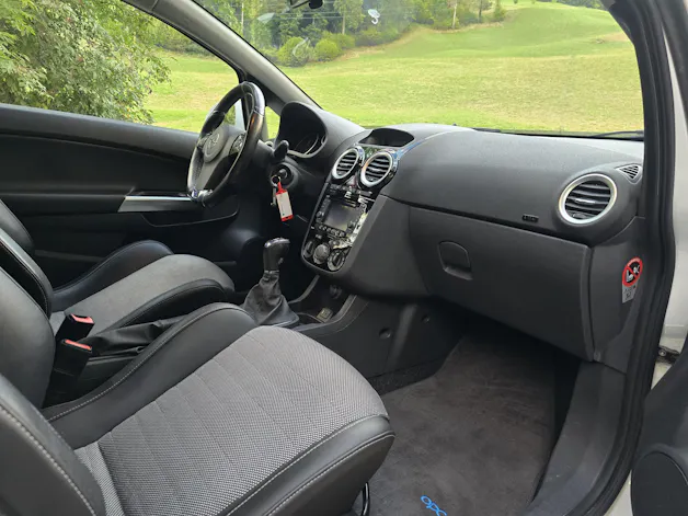 OPEL Corsa 1.6 T OPC