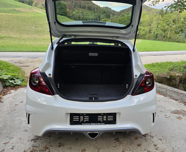 OPEL Corsa 1.6 T OPC