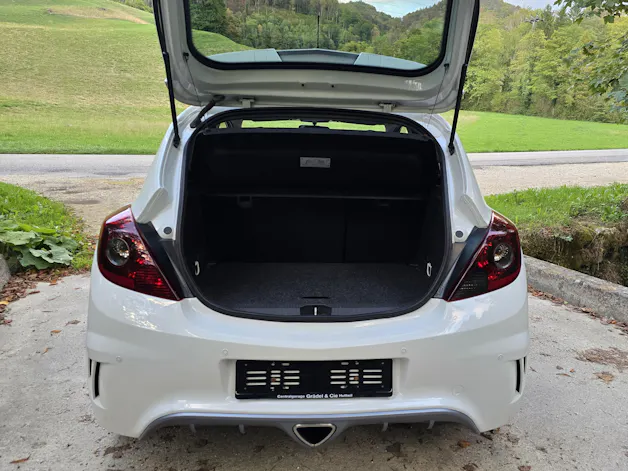 OPEL Corsa 1.6 T OPC