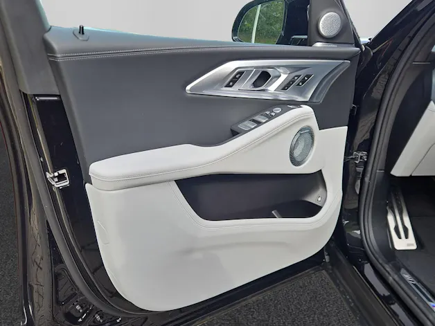 BMW XM 50e Plug-in Hybrid