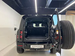 Land Rover Defender 110 2.0 P300e X-Dynamic HSE