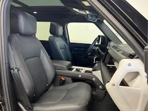 Land Rover Defender 110 2.0 P300e X-Dynamic HSE