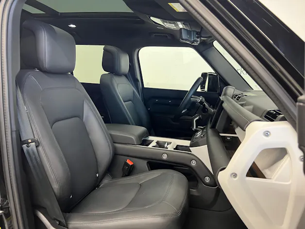 Land Rover Defender 110 2.0 P300e X-Dynamic HSE