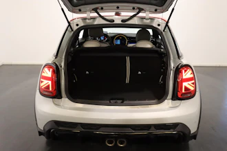https://vehicle.imgix.net/4280066/9d96c96f-ec20-4a78-9505-e78914cca444.JPG