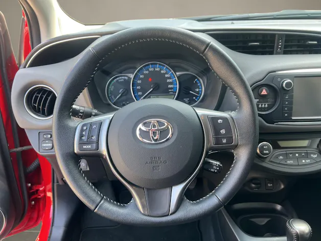 Toyota Yaris 1.5 VVT-i HSD Trend