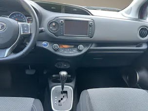 Toyota Yaris 1.5 VVT-i HSD Trend