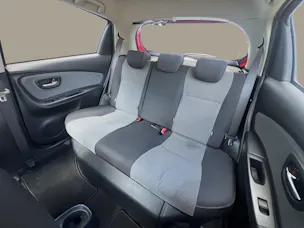 Toyota Yaris 1.5 VVT-i HSD Trend