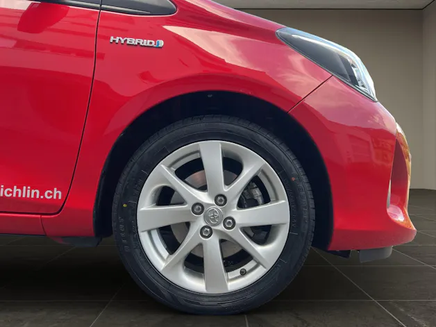 Toyota Yaris 1.5 VVT-i HSD Trend