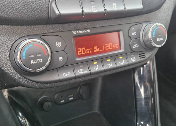 Fahrzeugbild 6 Fahrzeugbild 6