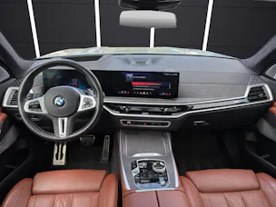 BMW X7 M60i