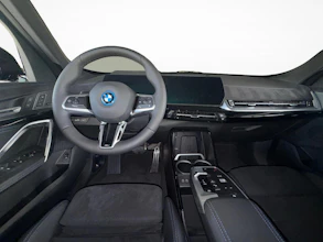 https://vehicle.imgix.net/4280339/d70878d2-b108-4f37-b8b4-486643e13493.jpg