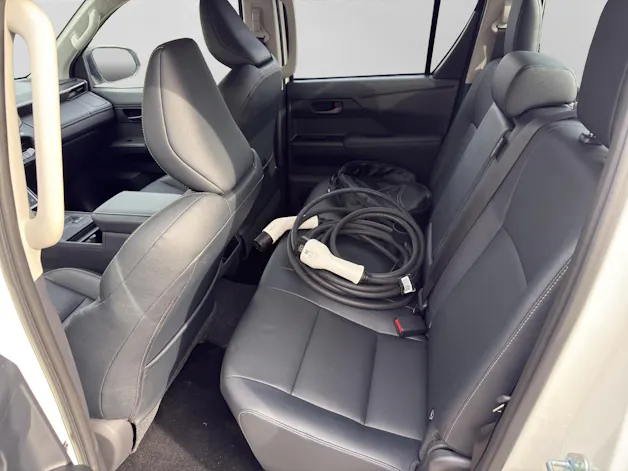 Toyota Hilux Double Cab.-Pick-up 59KWh Style