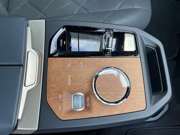 BMW iX xDrive40 Launch Edition (CH)