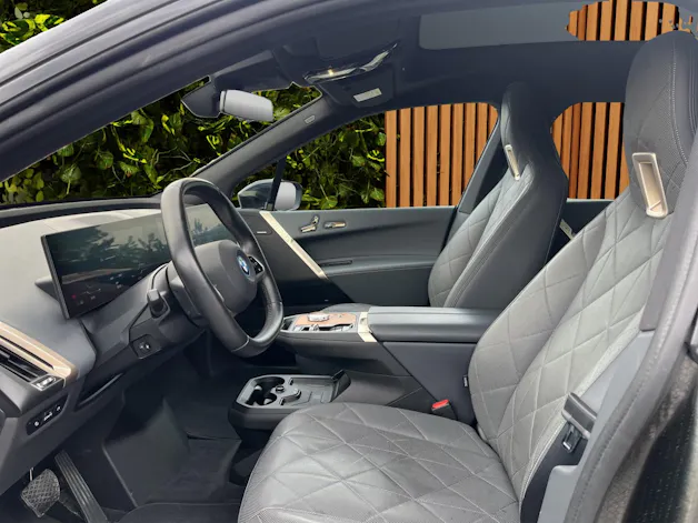 BMW iX xDrive40 Launch Edition (CH)