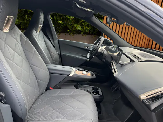 BMW iX xDrive40 Launch Edition (CH)